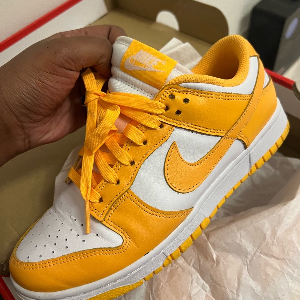 Nike Low Top Sneakers - Yellow/White